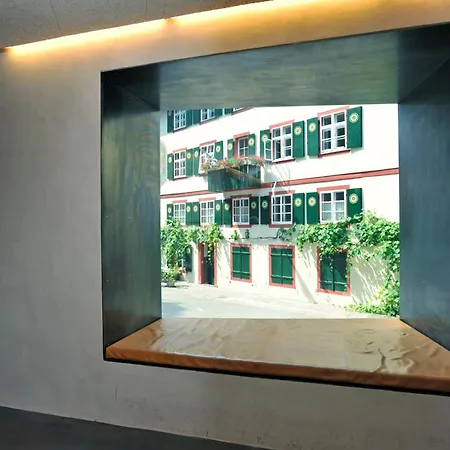 Youth Hostel *