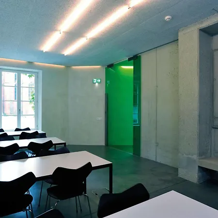 Youth Hostel *